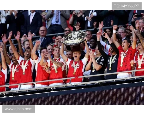 莱因克尔看好阿森纳双冠潜力